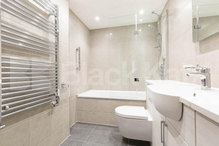 Newly refurbished 2 bed in a stunning period building mins to tube & heath Belsize Park Gardens, Hampstead - Belsize Park